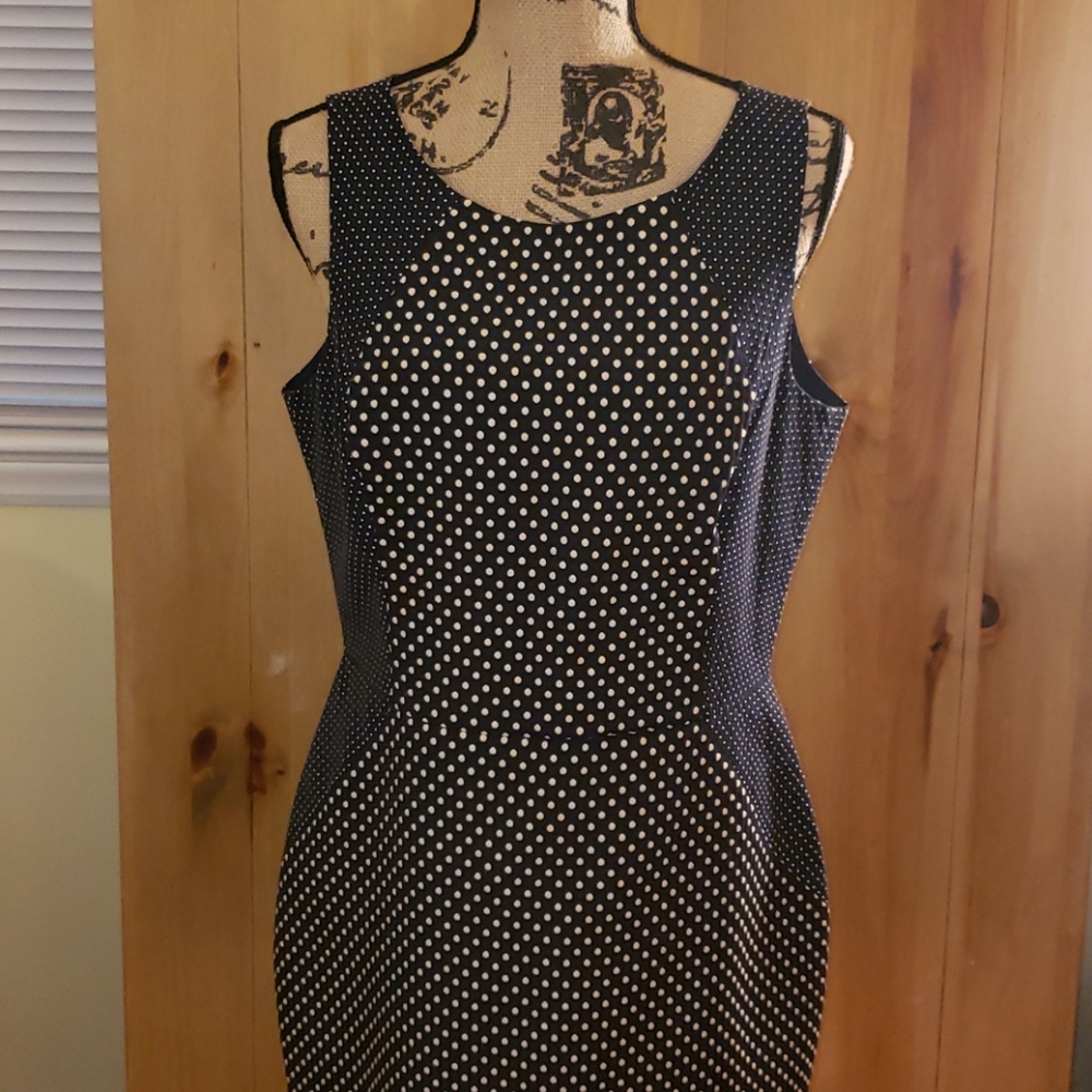 NWT Banana Republic Sheath V-Neck Dress